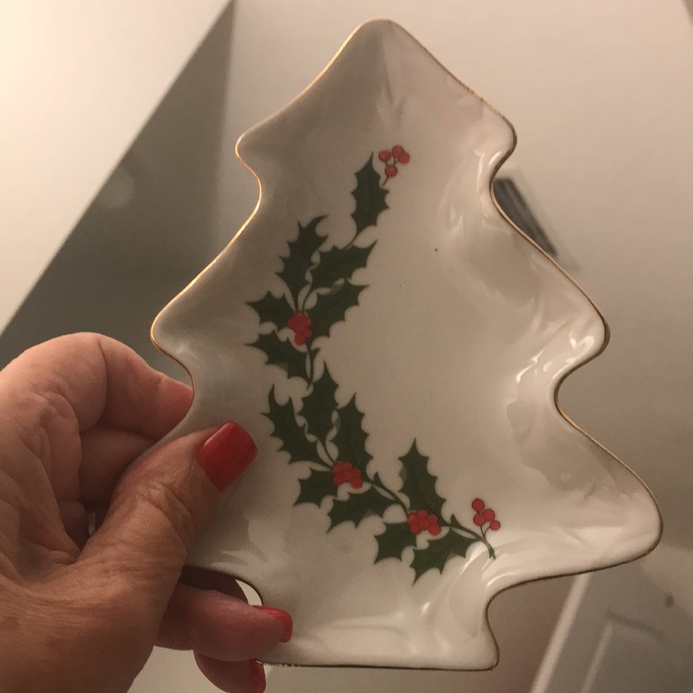 Vintage porcelain Xmas Tree dish w gold trim and design - Picture 6 of 7